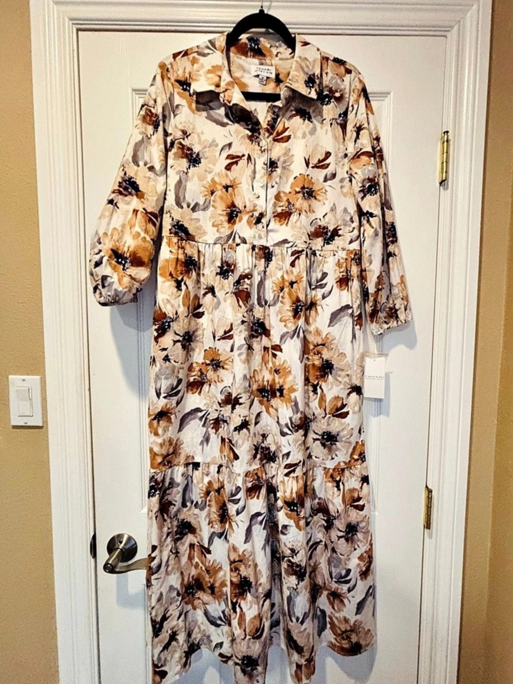 Tahari Floral Midi Dress in Cream & Brown Size Medium NWT size M